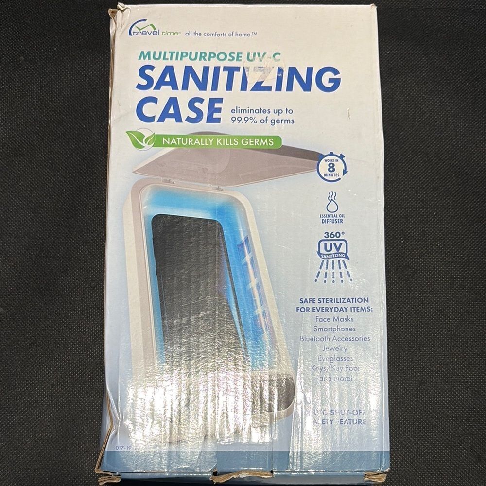 ravel UV-C Sanitizing Case - White and Blue